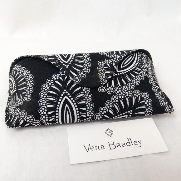 Vera Bradley Accessories - BNWT Vera Bradley Blanco Bouquet Eyeglasses Case